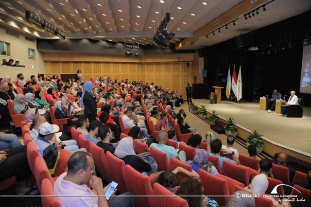 فتحي عبد الوهاب في الندوة  