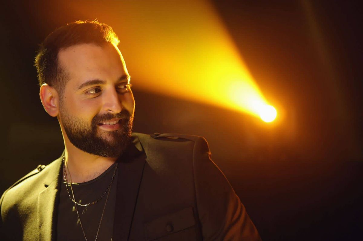 جورج نعمة يحارب صعوبات بلده من خلال 