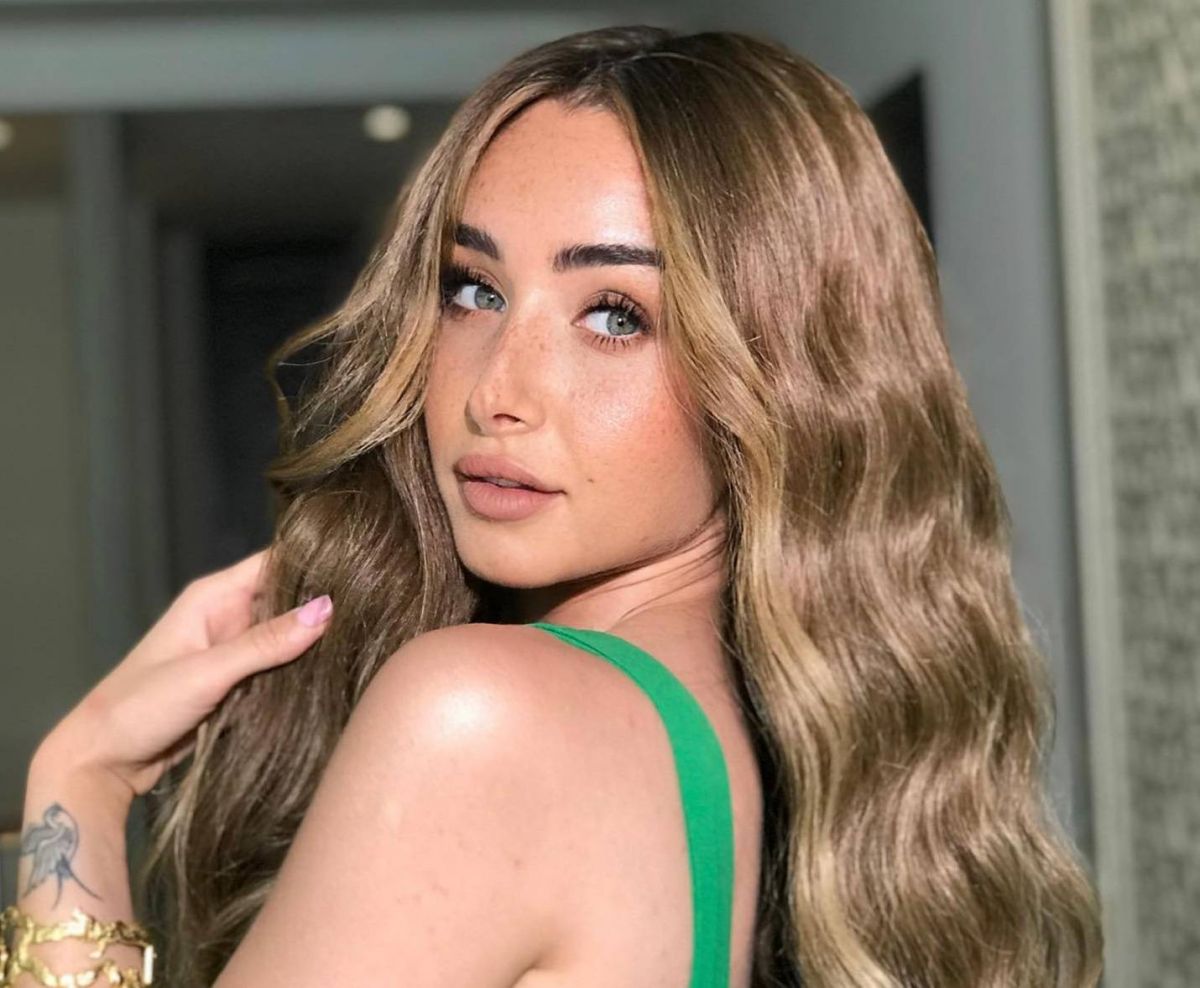 بالفيديو - تصريح طريف لهنا الزاهد عن معاملة أحمد فهمي لها في 