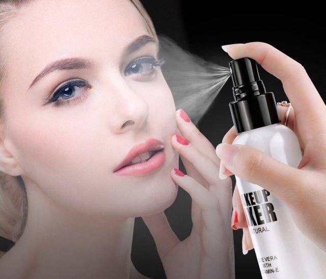 إحصلي على مثبت مكياج بمكونات بسيطة من منزلك