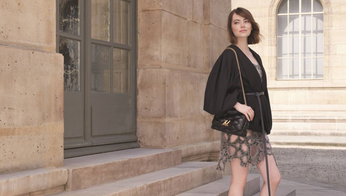 إيما ستون تختار لويس فويتون لأناقة الخريف والشتاء 2023