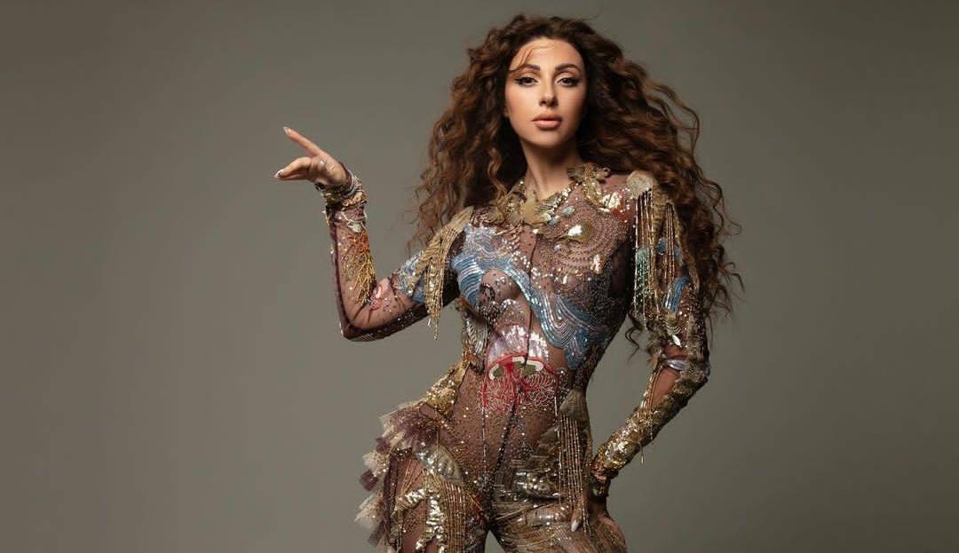 ميريام فارس تستعرض مفاتنها بمايوه جريء وتمنع التعليق