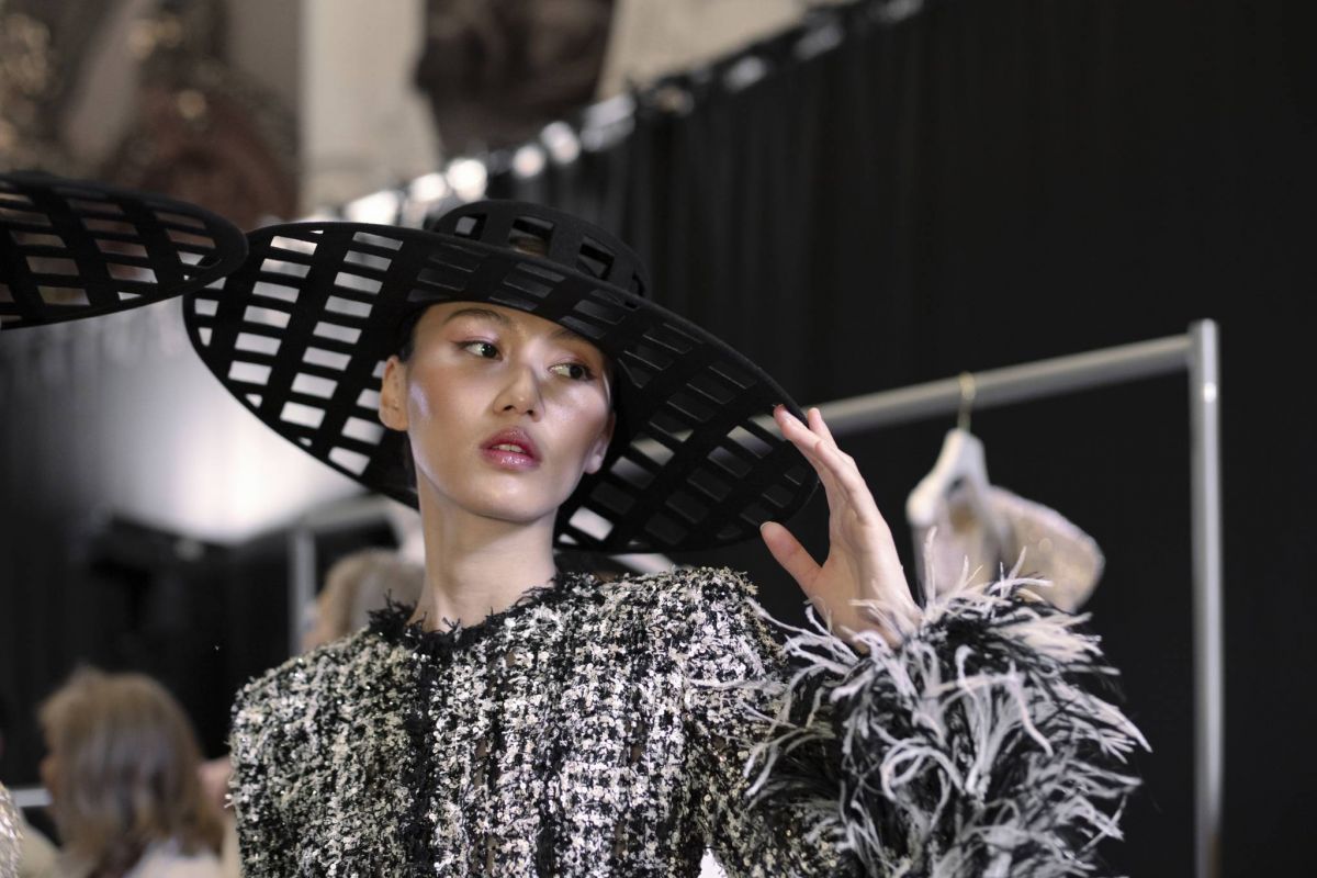 تمارا رالف تطلق علامتها في أسبوع باريس للأزياء الراقية 23/24