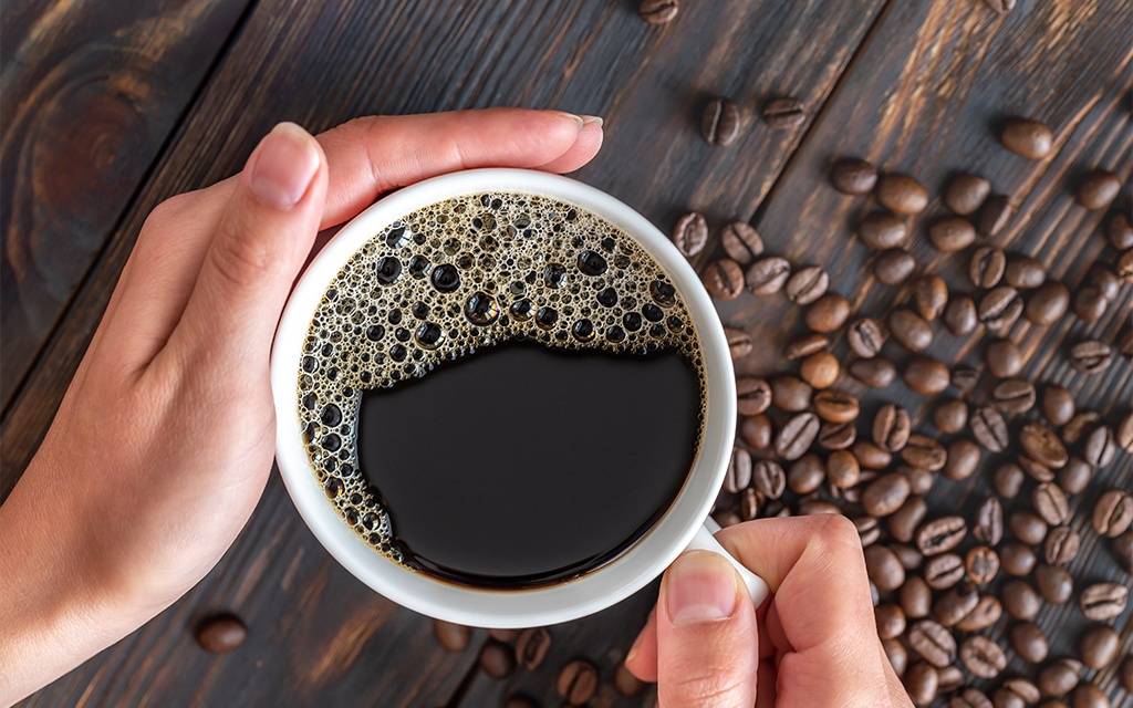 زوجة ملياردير تشتكي من ثمن قهوة بـ4 دولارات