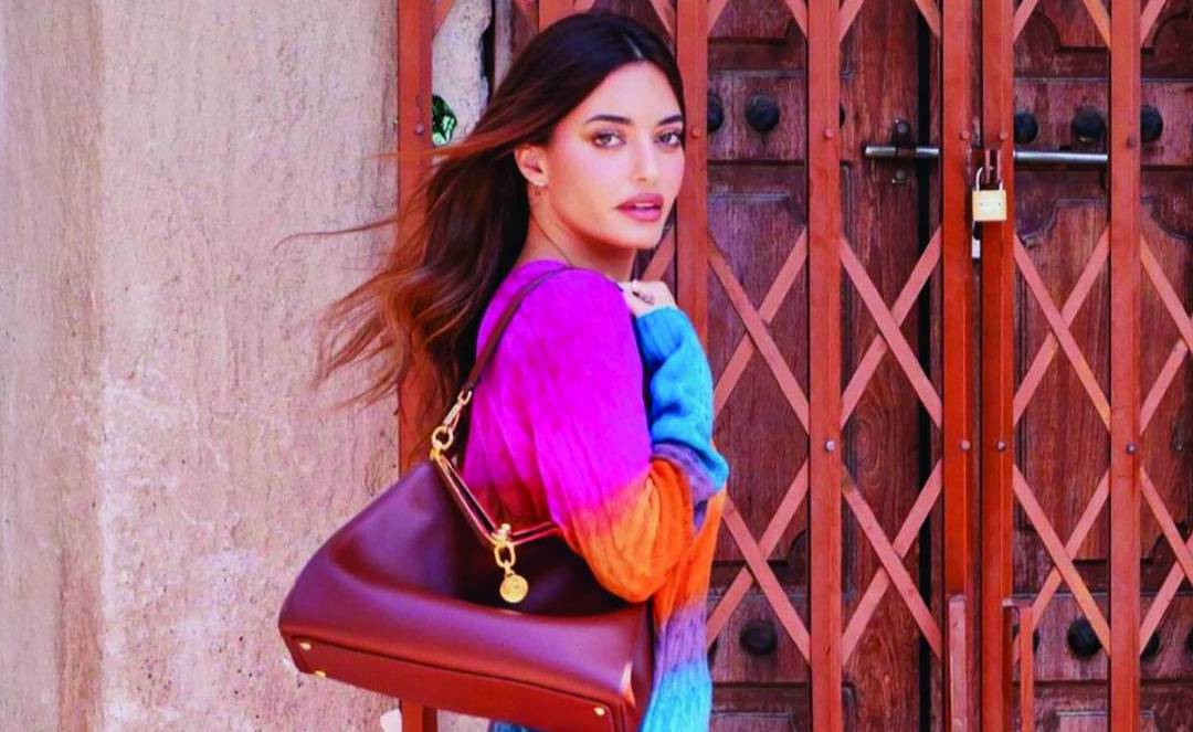 حقيبة ETRO VELA الأنيقة لإطلالاتك النهاريّة والليلية