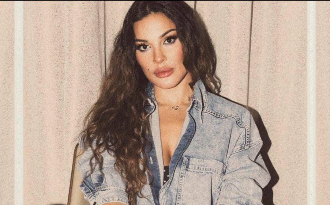 نادين نسيب نجيم تلفت الأنظار بإطلالاتها الصيفية المبهرة