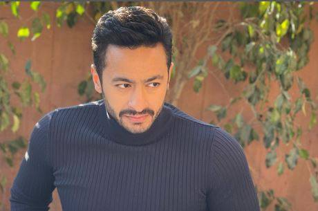 حمادة هلال يفاجئ الجمهور بـ