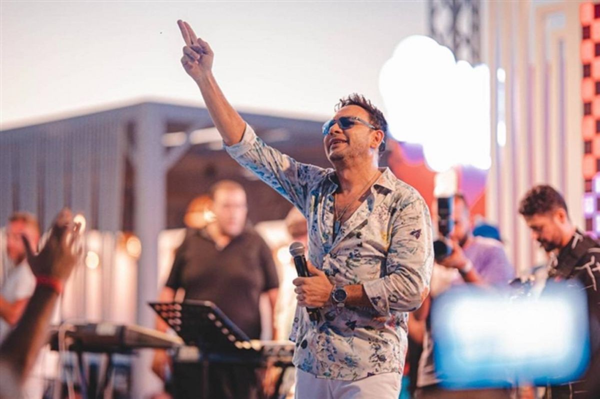 بالصور - مصطفى قمر يستعيد ذكرياته بحفل العلمين بهذه الطريقة