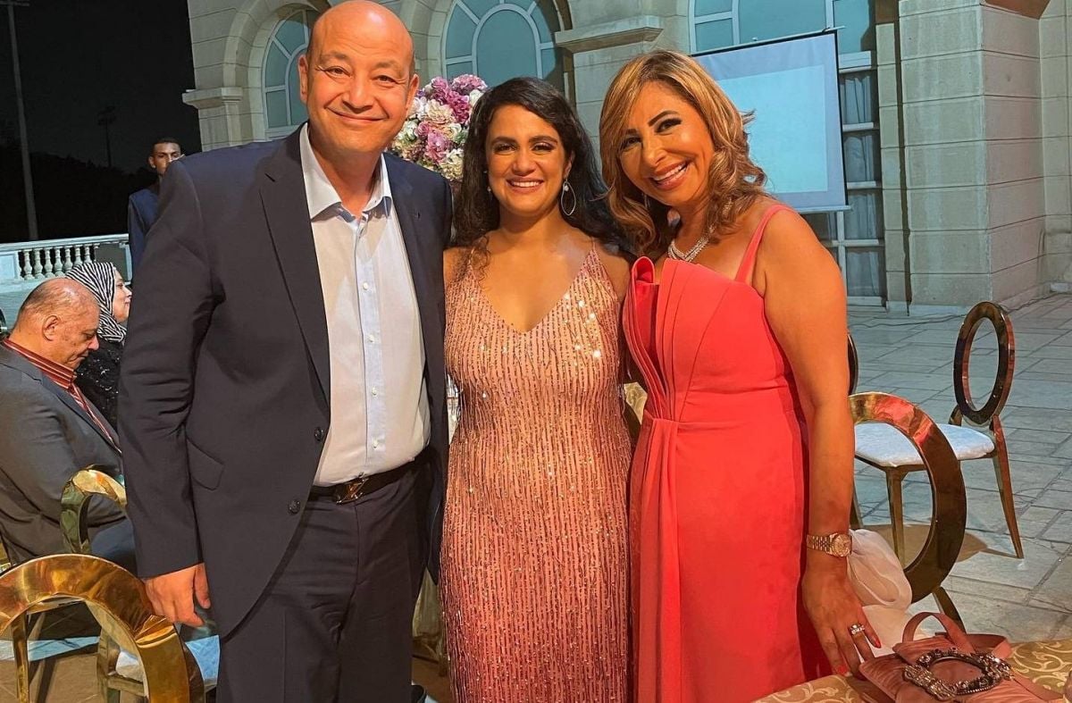 بالصور - ليس ابنها.. لميس الحديدي تهنئ نجل عمرو أديب ووالدته بخطوبته