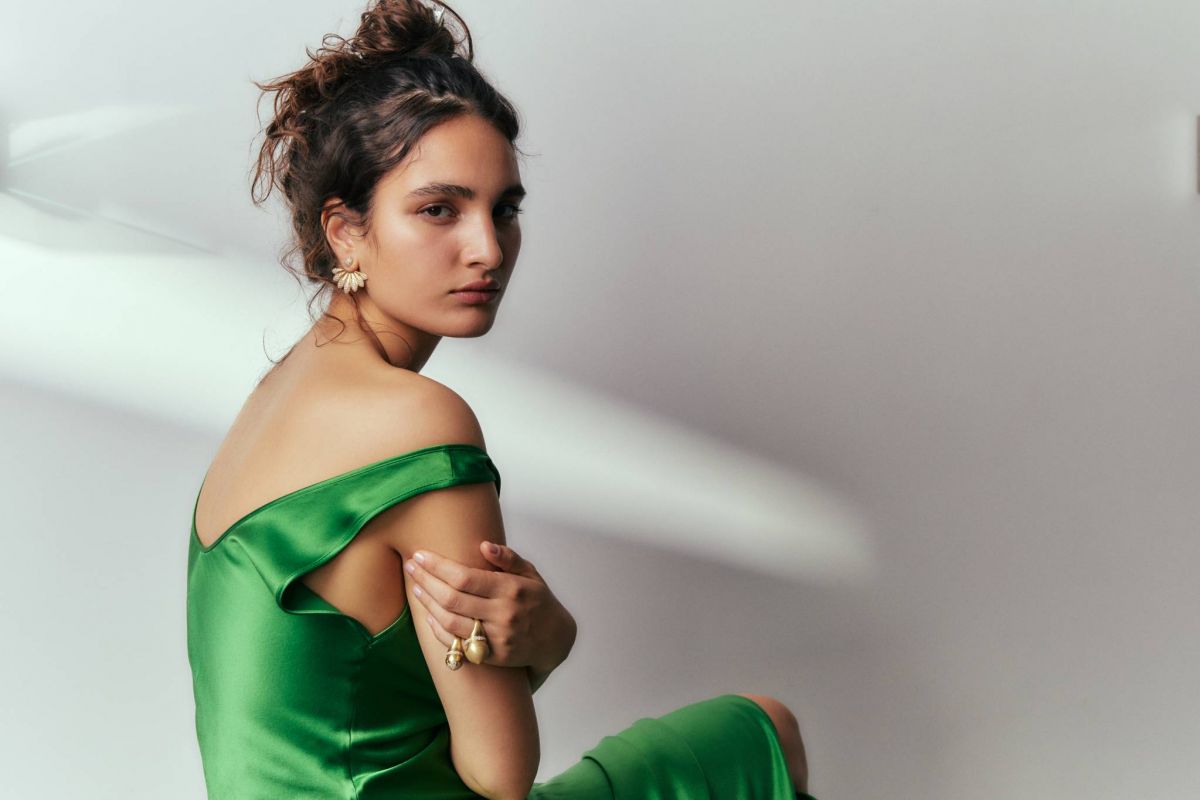 ندى غزال تطلق مجموعتها الجديدة Doors of Opportunity 