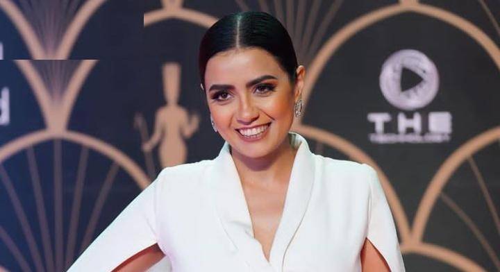 بالصور - المكياج يغيّر شكل سهر الصايغ بالكامل... شاهدوا كم تغيّرت