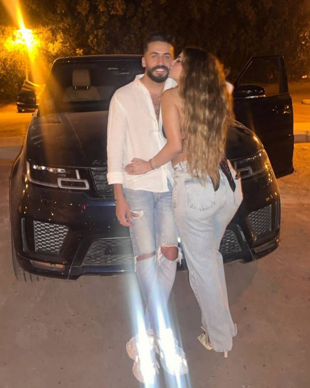 ندى الكامل وخطيبها 