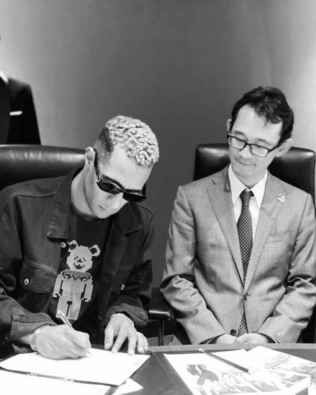 بالفيديو والصور - بسبب عادة مصرية... محمد رمضان في موقف محرج