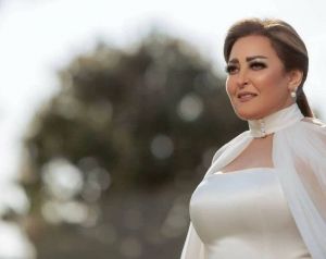 نهال عنبر تكشف لـ"لها" حقيقة اعتزالها التمثيل بعد لقائها بشيخ الأزهر