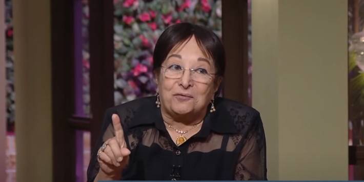 بالفيديو - بعد انتهاء الخلاف بينهما... هذا ما قالته سميرة عبد العزيز عن محمد رمضان