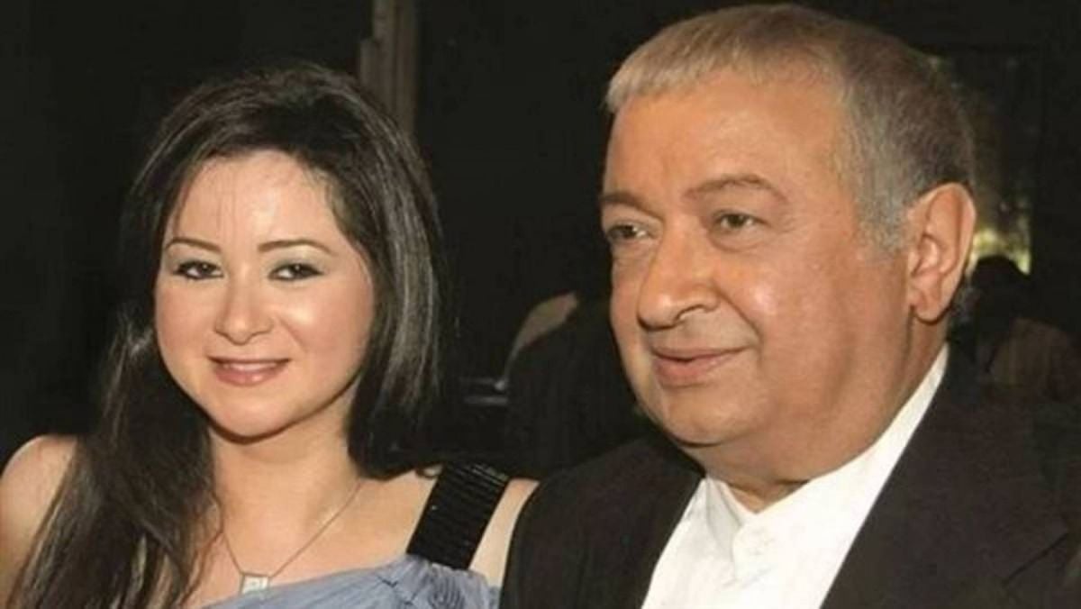 مي نور الشريف تحيي ذكرى والدها بصور من طفولتها معه