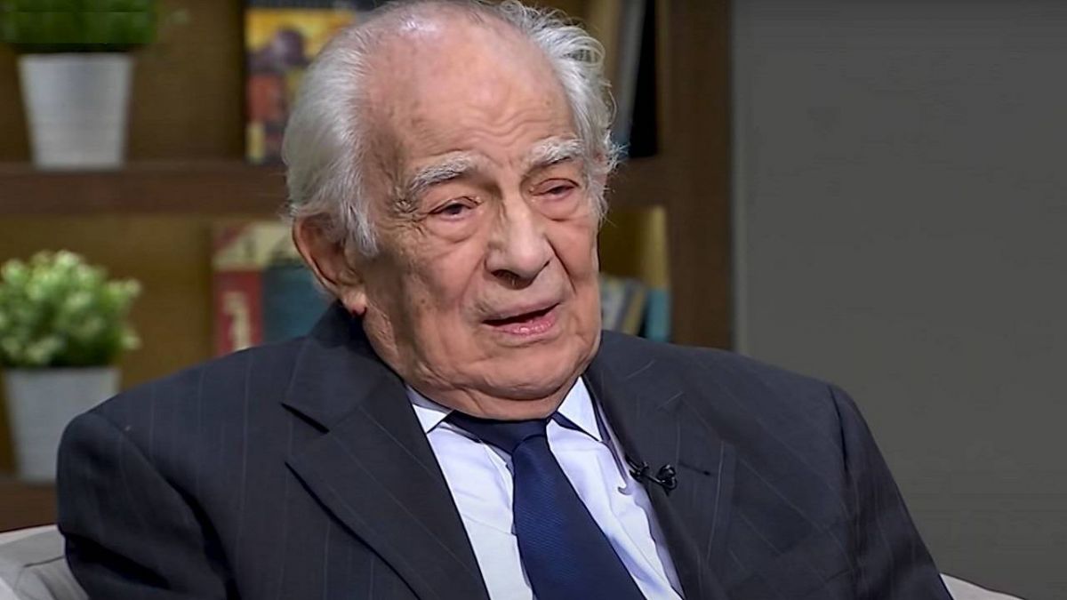 بالفيديو - رشوان توفيق يعلق على شائعة وفاته: 