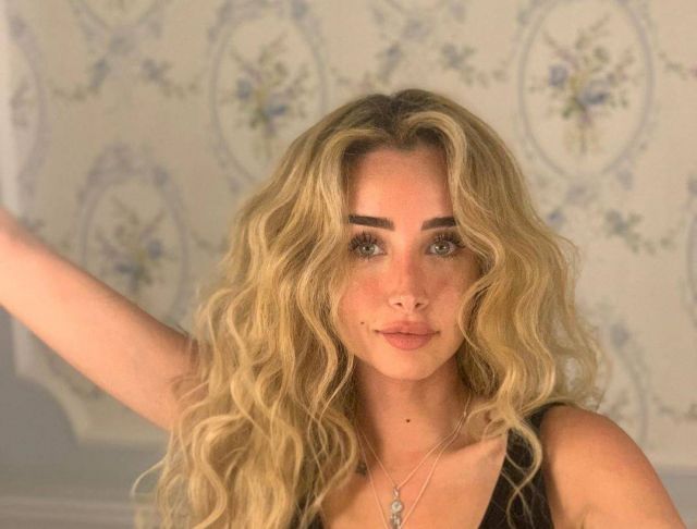 هنا الزاهد تروّج لمسلسل 