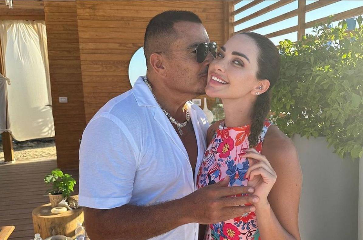 بالفيديو- داليدا خليل تكشف حقيقة ارتباطها بعمرو دياب بعد انتشار صورتهما معاً