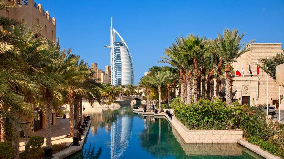 عطلات راقية مفعمة بالخصوصية في فنادق ومنتجعات جميرا