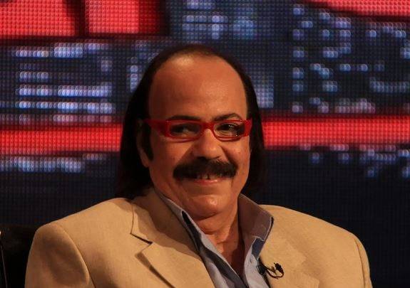 صورة لشبيه الراحل طلعت زكريا تشعل مواقع التواصل الاجتماعي