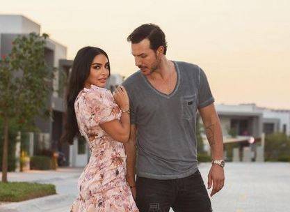 بالفيديو - باسل خياط يراقص زوجته برومانسية والجمهور يتفاعل