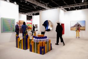 "فن أبوظبي" يستضيف نسخته الـ15 الأكبر منذ انطلاقه