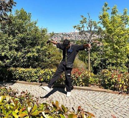 إصابة فنان شاب بقطع في الحنجرة... هذا ما كشفه