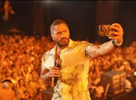 تامر حسني يعلّق بطريقته على إشادة علي الحجار به