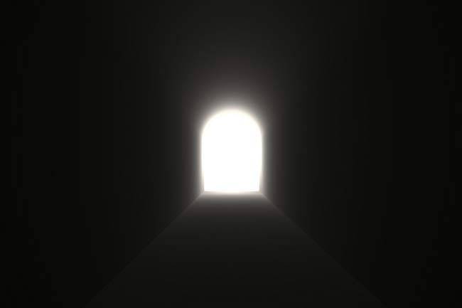 نجمة شهيرة تعود من الموت بعد أيام من نعيها!