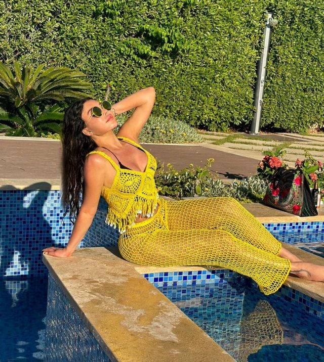 عرب ميلف فنانات ‫بالصور - هيفاء وهبي تحبس الأنفاس بملابس البحر | Laha Magazine‬‎
