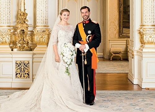 مبروك... نجوم تتلألأ في زفافها!