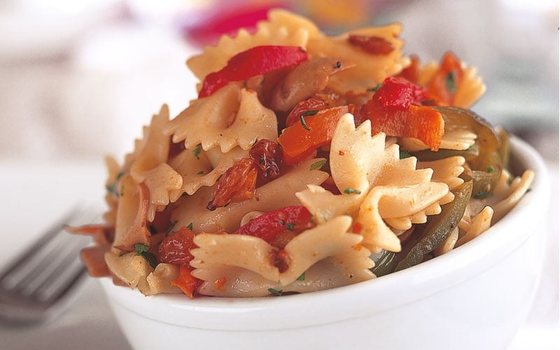 فلفل حلو وحريف مع المعكرونة