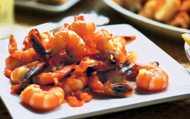 القريدس مع الثوم والبندورة