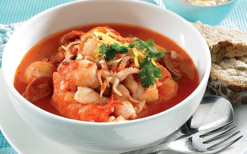 يخنة السمك المتوسطية