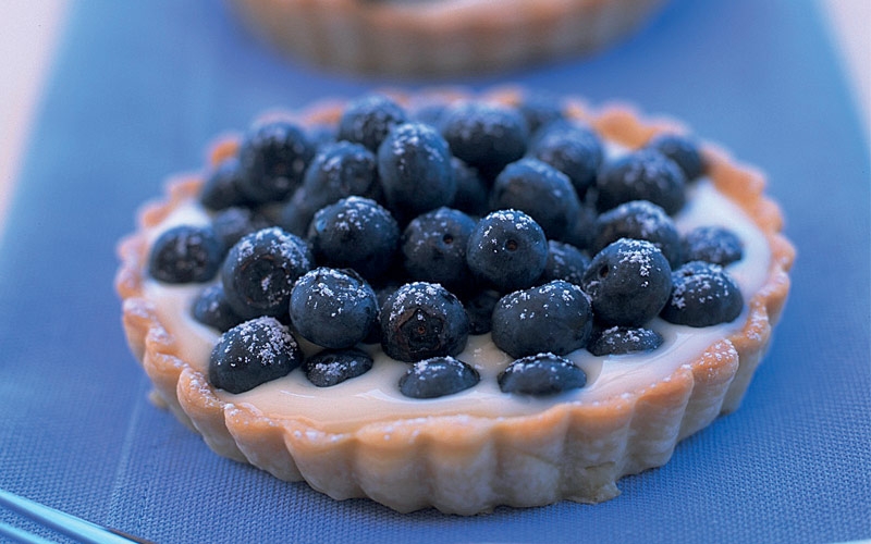 تارت الليمون مع التوت الأزرق