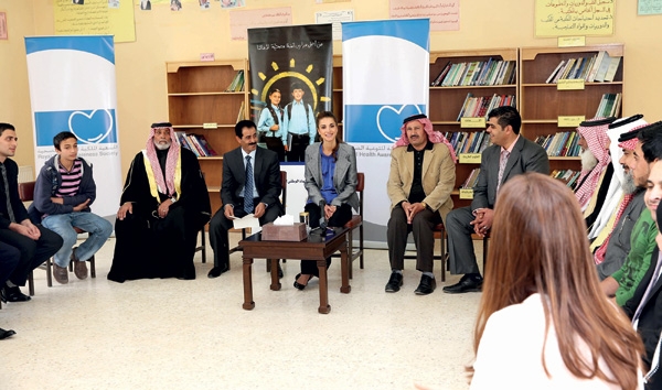 الملكة رانيا  تزور مدرسة المأمونية في مادبا