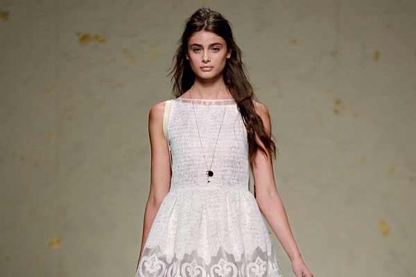 ماذا ترتدين خلال شهر العسل