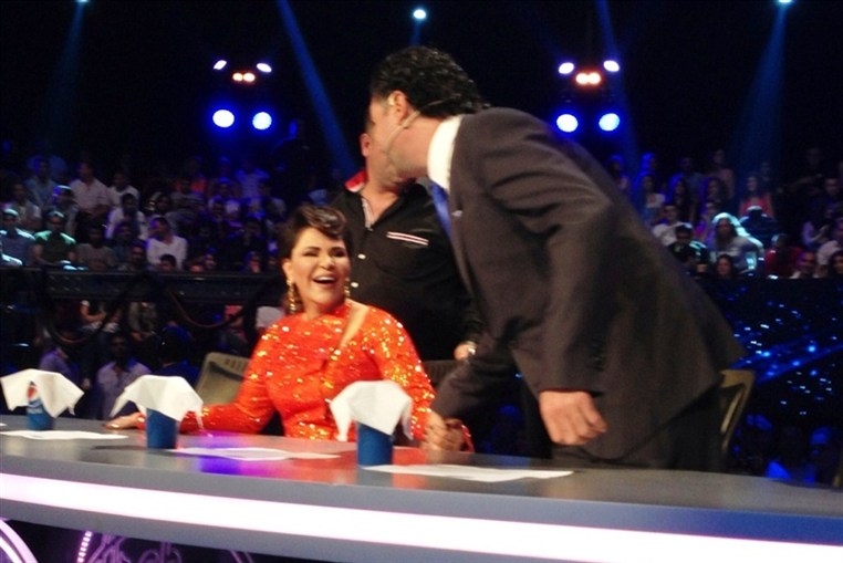 لمن غنّى حسن happy birthday؟ وماذا قال السيّد مبارك الهاجري لأحلام؟