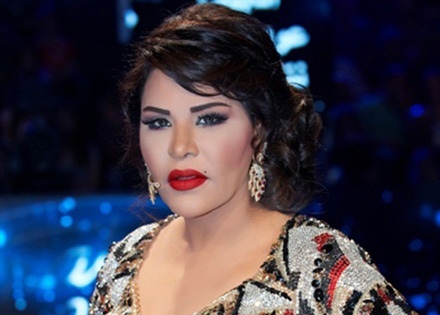 لمن أهدت أحلام فستاناً ومن هو مصمّمه؟