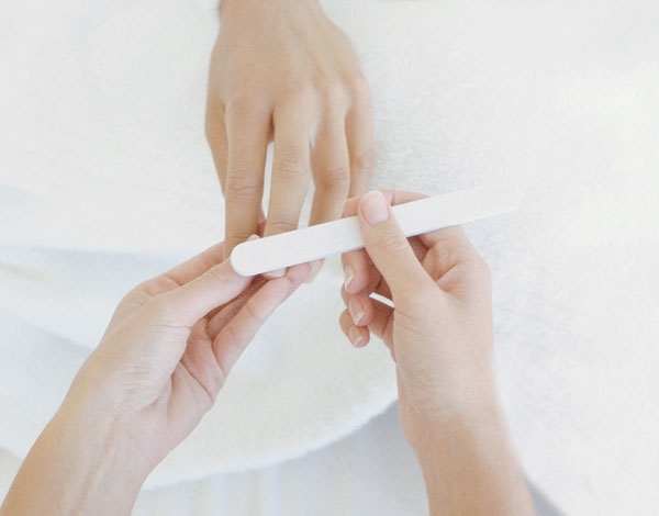 دليلك للعناية بيديك