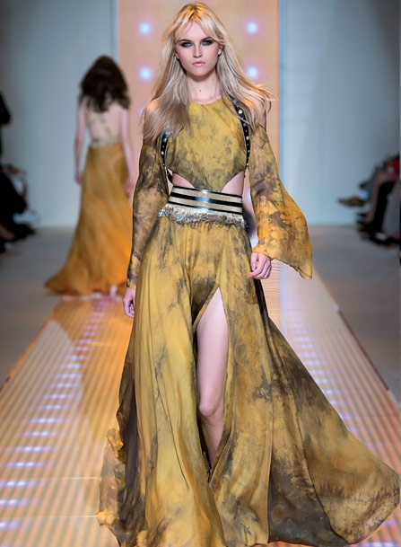 مجموعة فرساتشي Versace التفاصيل تصنع الهويّة