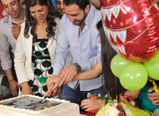 بالصور- المشاركون وعائلة وزياد خوري احتفلوا بعيد ميلاده وهو احتفل بعيد نانسي!