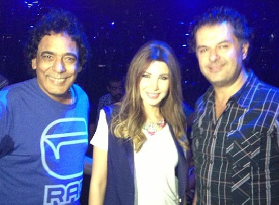 نانسي عجرم حضرت البروفا وحملت المايكروفون فهل ستغنّي هذا الأسبوع؟