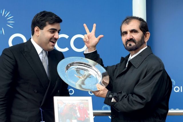 محمد بن راشد يشهد سباق الألفي جينيز البريطاني للخيول