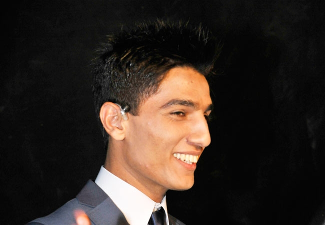 عائلة محمد عساف تصل إلى بيروت وتدعمه عن قرب
