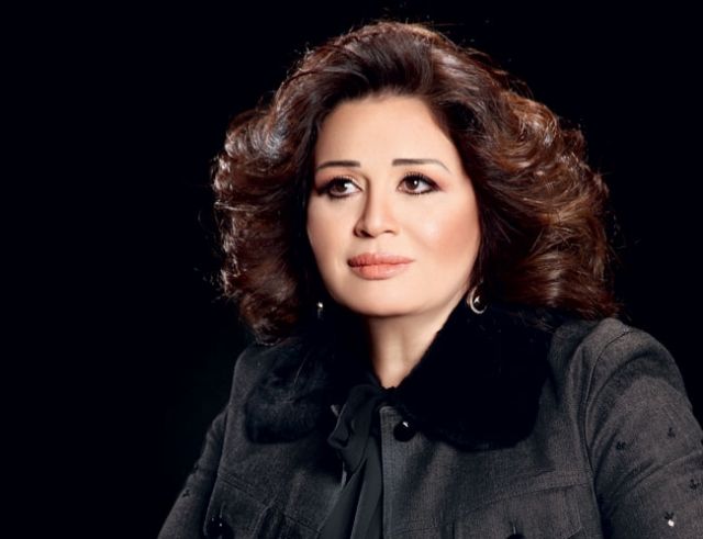 النجوم يساندون إلهام شاهين