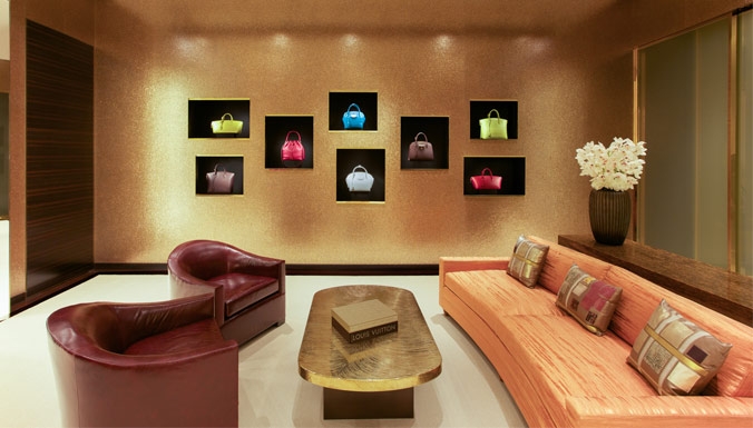 Louis Vuitton في الكويت، تسمح للمرأة الشرقيّة بتصميم حقيبتها حسب الطلب