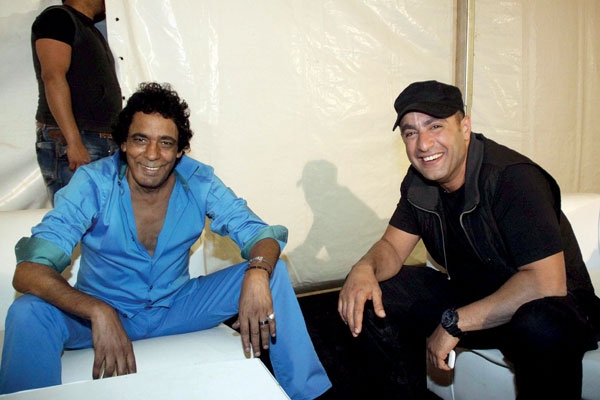 بعد بروفات ثلاثة أيام: محمد منير يتألّق في حفلة الربيع