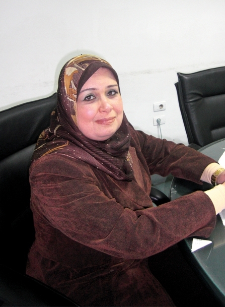 الكاتبة عواطف عبد الحميد